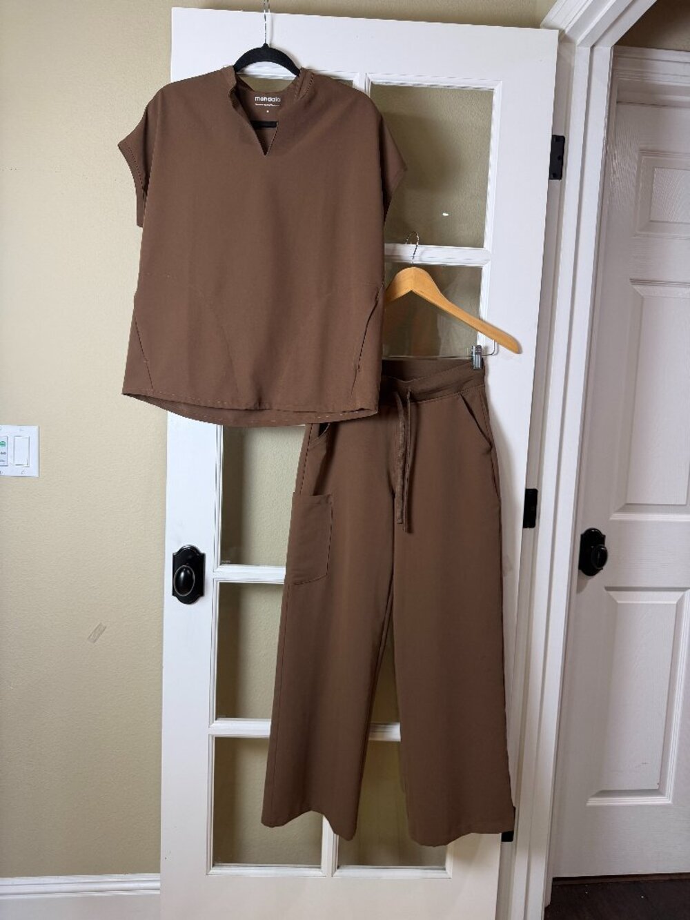 MANDALA Scrubs Set Top & Pants Chocolate Brown Size S / XS - Picture 2 of 11